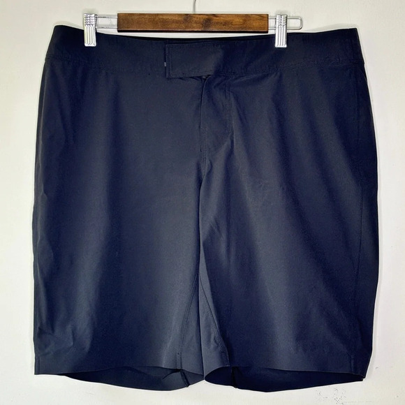 Lululemon Black Studio Shorts Hybrid Swim Surfing Yoga Gym Size 38 - Picture 10 of 10